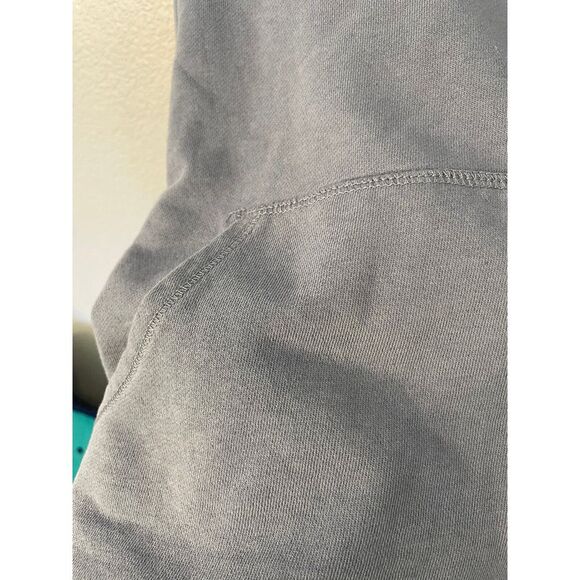 Richer Poorer Gray Long Sleeve Full Zip Hoodie Mens Medium No Drawstrings - Picture 2 of 8